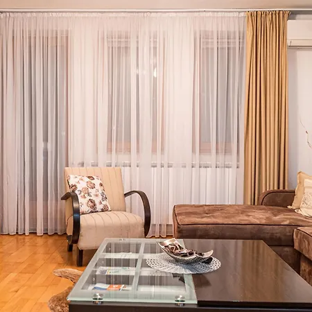 Hills Апартаменты